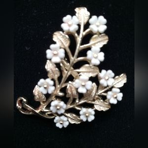 NEW.  GOLD AND WHITE FLORAL SPRIG BROOCH.  HANDCRAFTED.  GOLD SETTING. NWOT